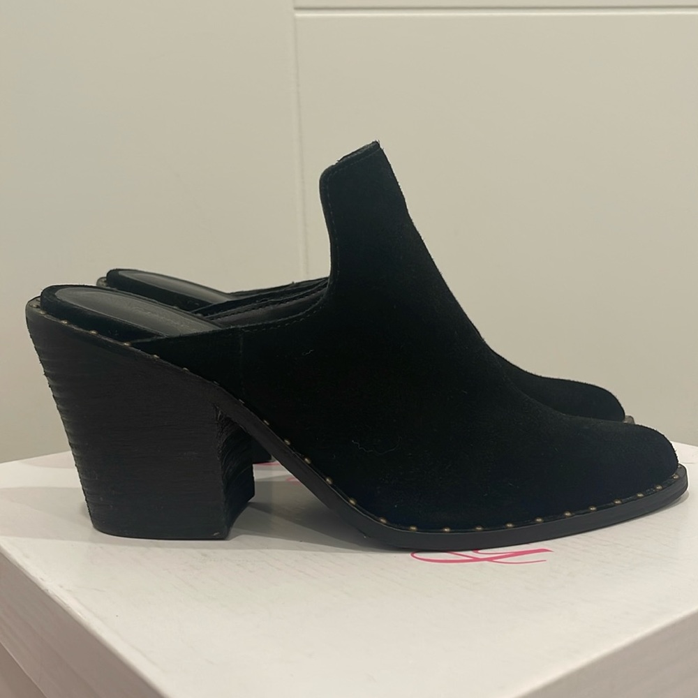 Chinese Laundry Suede Mules Size 6.5